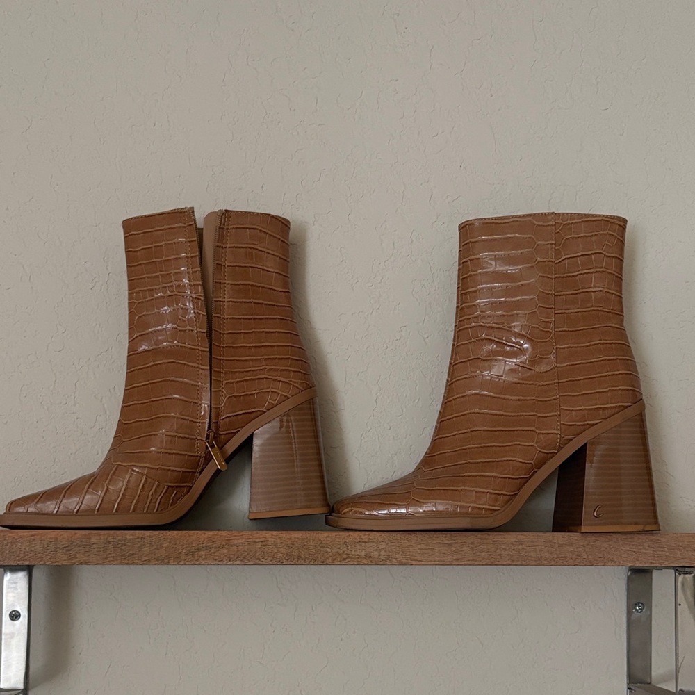 Circus by Sam Edelman Tan Croc-Embossed Heeled Boots